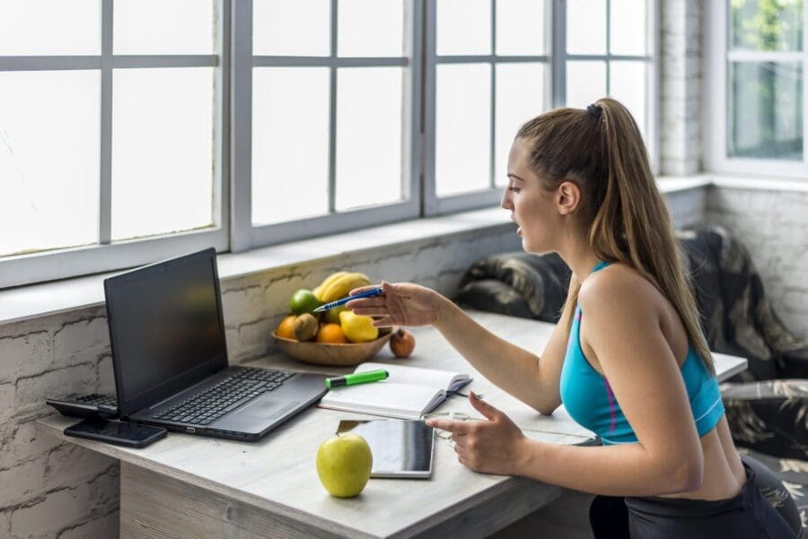 nutritionist qualifications on an online call